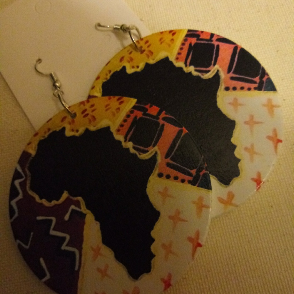 Earrings - Picture 1 of 2